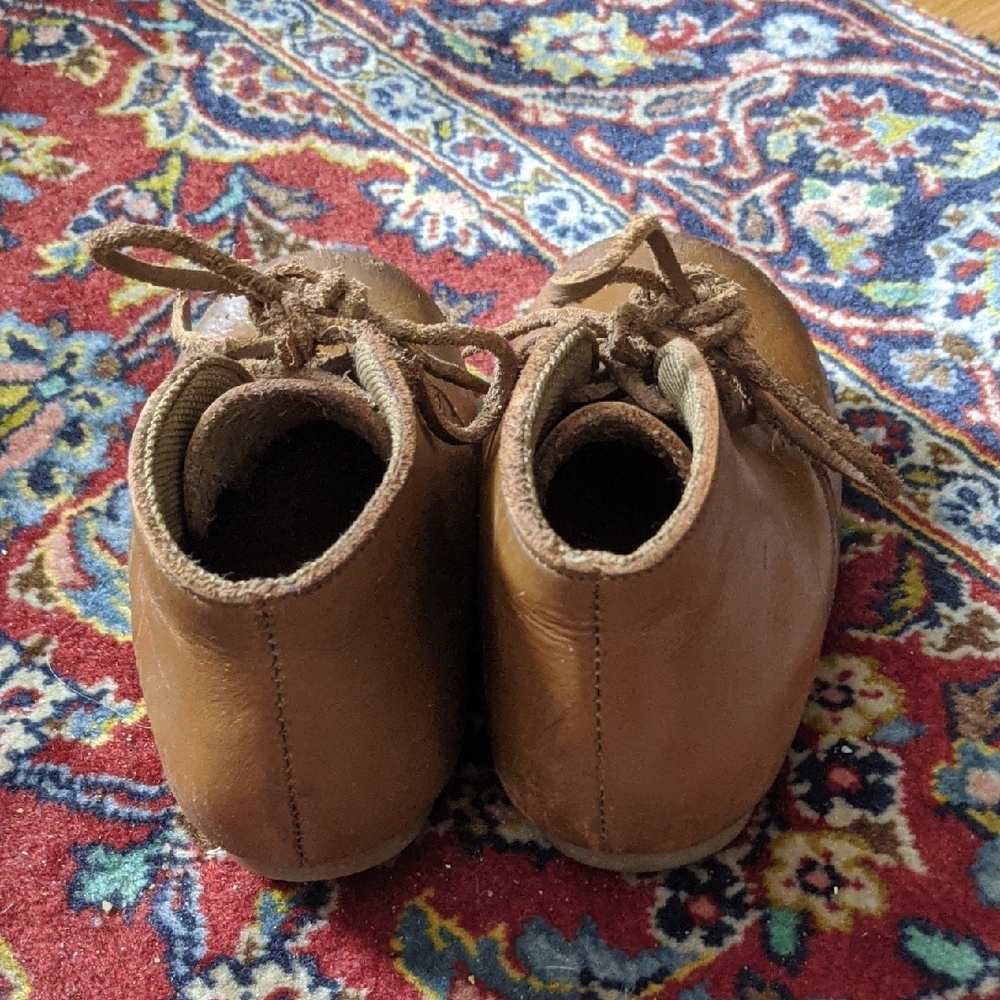 Adelisa and Co Ticupante Brown Leather Handmade Shoes - Picture 7 of 9